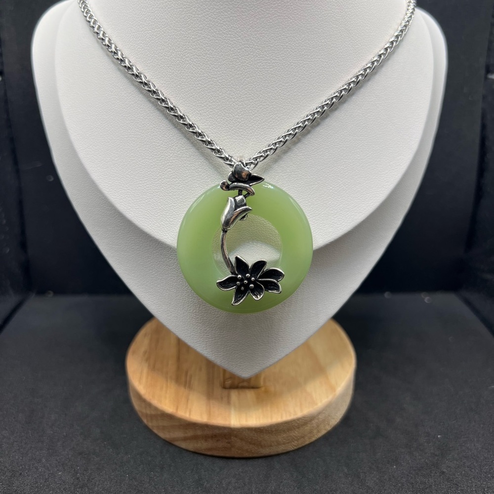 Big Round Green Jade Chain Necklace